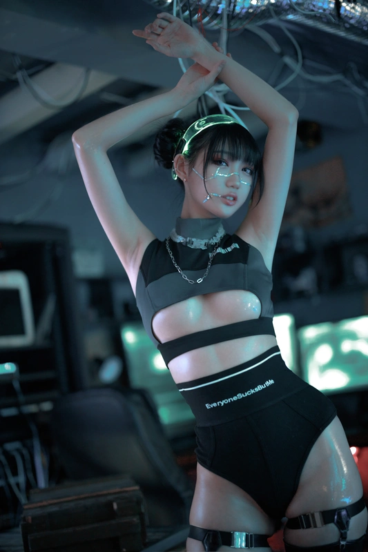 仿生人形 - 周叽是可爱兔兔